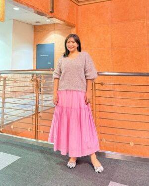 Kayo Noro Instagram - 衣装です  遅くなりました🙇🏻‍♀️
・
①knit @cadune_official
skirt @arpege_story
shoes @bananarepublic_jp
jewelry @unoaerre_japan
・
②overall universaloverall _jp
cut&sewn @robert.p.miller_official
mule @tsurubymarikooikawa
pierce @artidaoud
・
③cut&sewn @ships_women_official  @uhruhruhr
skirt @arpege_story
boots @zara 
jewelry @unoaerre_japan
・
④shirt @uncrave_official @onward__official
skirt @jdot_official_
sandal @dianashoespress
pierce @zuttoholic
ring  @unoaerre_japan 
・
⑤knit @ships_women_official 
pants @lepsim_official
mule @kanematsu_official
jewelry @artidaoud
・
⑥shirt @stola.jp
pants @qualite_official
pumps @kanematsu_official
jewelry @unoaerre_japan
・
⑦all in one @mystrada_official
blouses @index.official_
sandal @zara
jewelry @unoaerre_japan
・
⑧jacket @manof_official
knit @lounie_jp
skirt ,pumps @tsurubymarikooikawa
pearl pierce,pearl ring@artidaoud
bangle,ring @unoaerre_japan
・
⑨longsleeve jersey ,pants,sneaker @pumajapan
jewelry @e.m._official
・
⑩sweater @firsthand__official __official
cut&sewn,pants @gap_jp,@gap
sneaker @ugg
pierce @unoaerre_japan
・
⑪knit @ships_women_official
lace blouse @maisonspecial_women
skirt @firsthand__official 
boot @tsurubymarikooikawa
jewelry @unoaerre_japan
・
⑫cardigan @stola.jp
tank top @ships_women_official
pants @mystrada_official
mule @kanematsu_official
pierce @unoaerre_japan
blacelet,rings @zuttoholic
・
⑬blouse @cadune_official
pants @norc.jp
pumps @dianashoespress
pierce,ring @zuttoholic 
a ring on the left hand  @unoaerre_japan
・
⑭knit @cadune_official
skirt @mystrada_official
mule @dianashoespress
jewelry @unoaerre_japan
・
⑮knit @cygne_2
skirt @jdot_official_
pumps @tsurubymarikooikawa
jewelry @unoaerre_japan
・
⑯knit polo @manof_official
blue knit @stola.jp
skirt @dresslaveofficial
flat shoes @charleskeithofficial
jewelry @unoaerre_japan
・
⑰one piece,knit vest @arpege_story
boots @charleskeithofficial
jewelry @unoaerre_japan
・
⑱knit @elura_official
skirt @freada_official @freaksstore_official
boots @kanematsu_official
jewelry @zuttoholic
・
⑲sweater with frill @firsthand__official 
pants @freaksstore_official
shoes @grise.jp @letalon_jp
jewelry @unoaerre_japan