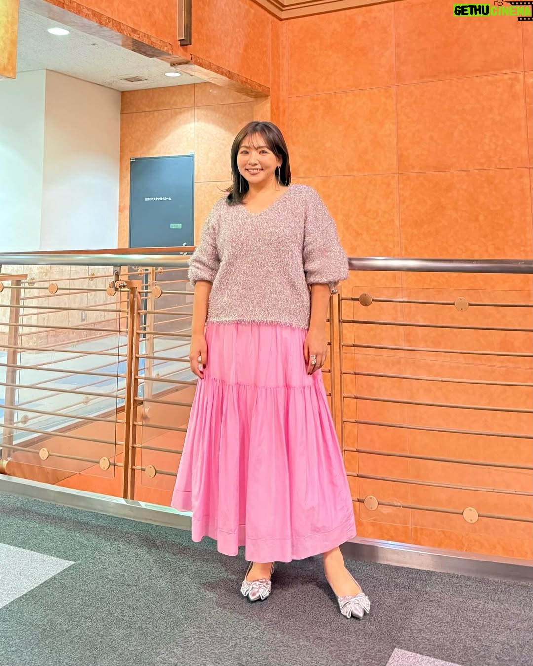 Kayo Noro - 38.3K Likes - 衣装です  遅くなりました🙇🏻‍♀️
・
①knit @cadune_official
skirt @arpege_story
shoes @bananarepublic_jp
jewelry @unoaerre_japan
・
②overall universaloverall _jp
cut&sewn @robert.p.miller_official
mule @tsurubymarikooikawa
pierce @artidaoud
・
③cut&sewn @ships_women_official  @uhruhruhr
skirt @arpege_story
boots @zara 
jewelry @unoaerre_japan
・
④shirt @uncrave_official @onward__official
skirt @jdot_official_
sandal @dianashoespress
pierce @zuttoholic
ring  @unoaerre_japan 
・
⑤knit @ships_women_official 
pants @lepsim_official
mule @kanematsu_official
jewelry @artidaoud
・
⑥shirt @stola.jp
pants @qualite_official
pumps @kanematsu_official
jewelry @unoaerre_japan
・
⑦all in one @mystrada_official
blouses @index.official_
sandal @zara
jewelry @unoaerre_japan
・
⑧jacket @manof_official
knit @lounie_jp
skirt ,pumps @tsurubymarikooikawa
pearl pierce,pearl ring@artidaoud
bangle,ring @unoaerre_japan
・
⑨longsleeve jersey ,pants,sneaker @pumajapan
jewelry @e.m._official
・
⑩sweater @firsthand__official __official
cut&sewn,pants @gap_jp,@gap
sneaker @ugg
pierce @unoaerre_japan
・
⑪knit @ships_women_official
lace blouse @maisonspecial_women
skirt @firsthand__official 
boot @tsurubymarikooikawa
jewelry @unoaerre_japan
・
⑫cardigan @stola.jp
tank top @ships_women_official
pants @mystrada_official
mule @kanematsu_official
pierce @unoaerre_japan
blacelet,rings @zuttoholic
・
⑬blouse @cadune_official
pants @norc.jp
pumps @dianashoespress
pierce,ring @zuttoholic 
a ring on the left hand  @unoaerre_japan
・
⑭knit @cadune_official
skirt @mystrada_official
mule @dianashoespress
jewelry @unoaerre_japan
・
⑮knit @cygne_2
skirt @jdot_official_
pumps @tsurubymarikooikawa
jewelry @unoaerre_japan
・
⑯knit polo @manof_official
blue knit @stola.jp
skirt @dresslaveofficial
flat shoes @charleskeithofficial
jewelry @unoaerre_japan
・
⑰one piece,knit vest @arpege_story
boots @charleskeithofficial
jewelry @unoaerre_japan
・
⑱knit @elura_official
skirt @freada_official @freaksstore_official
boots @kanematsu_official
jewelry @zuttoholic
・
⑲sweater with frill @firsthand__official 
pants @freaksstore_official
shoes @grise.jp @letalon_jp
jewelry @unoaerre_japan