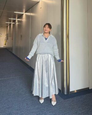 Kayo Noro Instagram - 衣装です  遅くなりました🙇🏻‍♀️
・
①knit @cadune_official
skirt @arpege_story
shoes @bananarepublic_jp
jewelry @unoaerre_japan
・
②overall universaloverall _jp
cut&sewn @robert.p.miller_official
mule @tsurubymarikooikawa
pierce @artidaoud
・
③cut&sewn @ships_women_official  @uhruhruhr
skirt @arpege_story
boots @zara 
jewelry @unoaerre_japan
・
④shirt @uncrave_official @onward__official
skirt @jdot_official_
sandal @dianashoespress
pierce @zuttoholic
ring  @unoaerre_japan 
・
⑤knit @ships_women_official 
pants @lepsim_official
mule @kanematsu_official
jewelry @artidaoud
・
⑥shirt @stola.jp
pants @qualite_official
pumps @kanematsu_official
jewelry @unoaerre_japan
・
⑦all in one @mystrada_official
blouses @index.official_
sandal @zara
jewelry @unoaerre_japan
・
⑧jacket @manof_official
knit @lounie_jp
skirt ,pumps @tsurubymarikooikawa
pearl pierce,pearl ring@artidaoud
bangle,ring @unoaerre_japan
・
⑨longsleeve jersey ,pants,sneaker @pumajapan
jewelry @e.m._official
・
⑩sweater @firsthand__official __official
cut&sewn,pants @gap_jp,@gap
sneaker @ugg
pierce @unoaerre_japan
・
⑪knit @ships_women_official
lace blouse @maisonspecial_women
skirt @firsthand__official 
boot @tsurubymarikooikawa
jewelry @unoaerre_japan
・
⑫cardigan @stola.jp
tank top @ships_women_official
pants @mystrada_official
mule @kanematsu_official
pierce @unoaerre_japan
blacelet,rings @zuttoholic
・
⑬blouse @cadune_official
pants @norc.jp
pumps @dianashoespress
pierce,ring @zuttoholic 
a ring on the left hand  @unoaerre_japan
・
⑭knit @cadune_official
skirt @mystrada_official
mule @dianashoespress
jewelry @unoaerre_japan
・
⑮knit @cygne_2
skirt @jdot_official_
pumps @tsurubymarikooikawa
jewelry @unoaerre_japan
・
⑯knit polo @manof_official
blue knit @stola.jp
skirt @dresslaveofficial
flat shoes @charleskeithofficial
jewelry @unoaerre_japan
・
⑰one piece,knit vest @arpege_story
boots @charleskeithofficial
jewelry @unoaerre_japan
・
⑱knit @elura_official
skirt @freada_official @freaksstore_official
boots @kanematsu_official
jewelry @zuttoholic
・
⑲sweater with frill @firsthand__official 
pants @freaksstore_official
shoes @grise.jp @letalon_jp
jewelry @unoaerre_japan