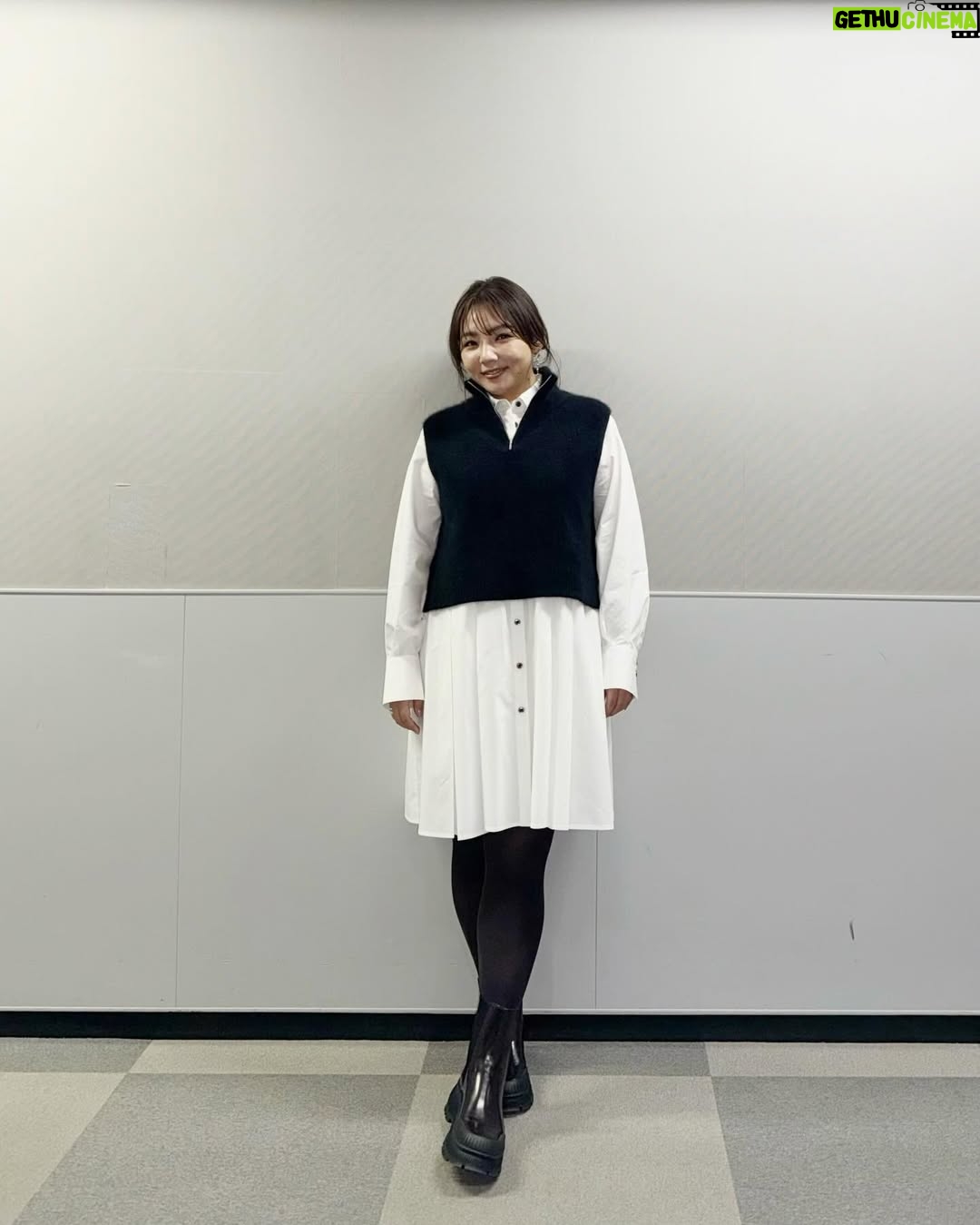Kayo Noro - 38.3K Likes - 衣装です  遅くなりました🙇🏻‍♀️
・
①knit @cadune_official
skirt @arpege_story
shoes @bananarepublic_jp
jewelry @unoaerre_japan
・
②overall universaloverall _jp
cut&sewn @robert.p.miller_official
mule @tsurubymarikooikawa
pierce @artidaoud
・
③cut&sewn @ships_women_official  @uhruhruhr
skirt @arpege_story
boots @zara 
jewelry @unoaerre_japan
・
④shirt @uncrave_official @onward__official
skirt @jdot_official_
sandal @dianashoespress
pierce @zuttoholic
ring  @unoaerre_japan 
・
⑤knit @ships_women_official 
pants @lepsim_official
mule @kanematsu_official
jewelry @artidaoud
・
⑥shirt @stola.jp
pants @qualite_official
pumps @kanematsu_official
jewelry @unoaerre_japan
・
⑦all in one @mystrada_official
blouses @index.official_
sandal @zara
jewelry @unoaerre_japan
・
⑧jacket @manof_official
knit @lounie_jp
skirt ,pumps @tsurubymarikooikawa
pearl pierce,pearl ring@artidaoud
bangle,ring @unoaerre_japan
・
⑨longsleeve jersey ,pants,sneaker @pumajapan
jewelry @e.m._official
・
⑩sweater @firsthand__official __official
cut&sewn,pants @gap_jp,@gap
sneaker @ugg
pierce @unoaerre_japan
・
⑪knit @ships_women_official
lace blouse @maisonspecial_women
skirt @firsthand__official 
boot @tsurubymarikooikawa
jewelry @unoaerre_japan
・
⑫cardigan @stola.jp
tank top @ships_women_official
pants @mystrada_official
mule @kanematsu_official
pierce @unoaerre_japan
blacelet,rings @zuttoholic
・
⑬blouse @cadune_official
pants @norc.jp
pumps @dianashoespress
pierce,ring @zuttoholic 
a ring on the left hand  @unoaerre_japan
・
⑭knit @cadune_official
skirt @mystrada_official
mule @dianashoespress
jewelry @unoaerre_japan
・
⑮knit @cygne_2
skirt @jdot_official_
pumps @tsurubymarikooikawa
jewelry @unoaerre_japan
・
⑯knit polo @manof_official
blue knit @stola.jp
skirt @dresslaveofficial
flat shoes @charleskeithofficial
jewelry @unoaerre_japan
・
⑰one piece,knit vest @arpege_story
boots @charleskeithofficial
jewelry @unoaerre_japan
・
⑱knit @elura_official
skirt @freada_official @freaksstore_official
boots @kanematsu_official
jewelry @zuttoholic
・
⑲sweater with frill @firsthand__official 
pants @freaksstore_official
shoes @grise.jp @letalon_jp
jewelry @unoaerre_japan