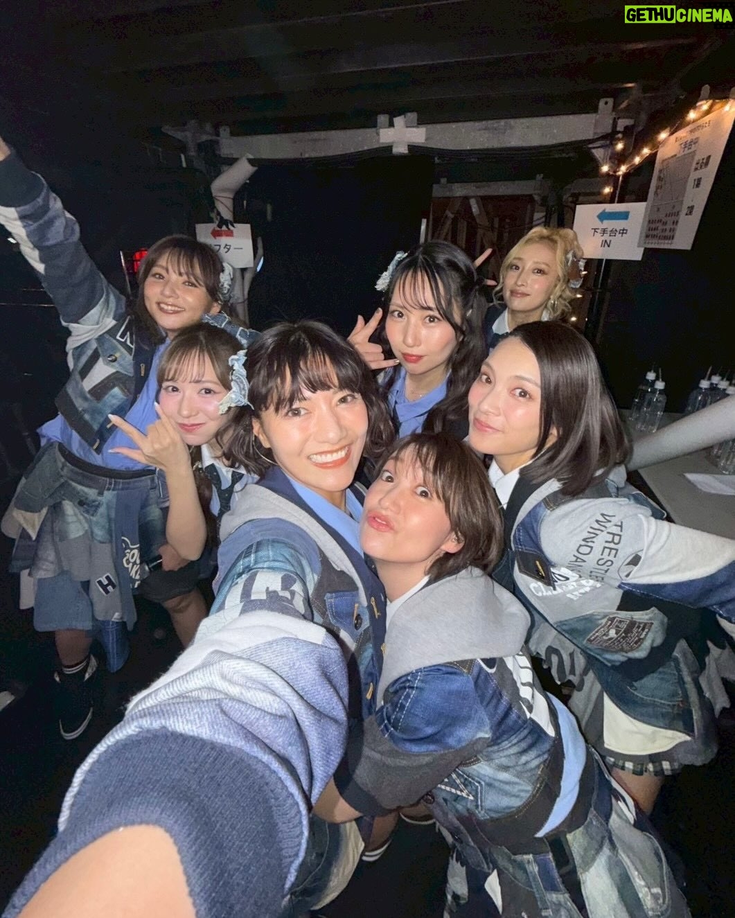 Kayo Noro - 52.2K Likes - AKB48 チームK 
・
本当に色々な思い出があります☺️
メンバーは友達とも家族とも違う、、、何て言っていいかわからないけど。とにかく面白くて可愛くて。この先も人生においてきっと大切な存在なことは確かです。
色々苦労したこともあったけど、このチームKのメンバーだったから私みたいな人間もやってこれたんだなと思います。本当にチームKメンバーには感謝しています。本当にみんなにありがとう。
・
今回もさ、、、完璧なちゃんとした私をみんなとファンの人とスタッフさん達に見せたかったのに。チームK曲であんなことになっちゃって。。（何のことかわからない方はHuluでコンサート見てみてね♡）w
みんなが笑ってくれてて本当になんていうか、、、感謝しかないw
私は私から逃れられないと思い知りました🥲w
現役メンバーもごめんね🙇‍♀️
けどーーーーーーーーー！！！！！！！！！
めちゃくちゃめちゃくちゃ楽しかった😆🩷
ごめんね！楽しかった😆w
また日本武道館でみんなと元気に会えてよかった👍
それにつきます。
そして
本当に奇跡みたいな20年間を過ごしたんだなって思います。
今のところ、積み重なった奇跡的な毎日、過ごしています。
・
・
個人的には辛かったことも沢山あったけれど。
当時、その時その時自分が思う努力をして頑張ってたことに間違いはないけど、今思えば、努力と頑張りは足りなかったよなって思います。
その時はわからなかった。。。
その時応援してくれてたファンの皆さんにも、もっともっと愛をお返し出来ることがあったと反省する日々です。ごめんねm(_ _)m
・
・
今は、本当に色々なことを気づかせてくれる友達や、周りのスタッフの皆さん、先輩、家族、メンバー（特に優子）、みんなのおかげで奇跡的な日々を過ごせています。
いいことも間違ってることも教えてくれる😅
みんなありがとうね😭
・
・
・
これも言わせてくださいm(_ _)m
あの日、テレビ電話オーディションで私を合格させてくれた窪田さん。
面白い奴だなと最後に合格を出してくれて、色々なことを沢山教えてくださった秋元先生♡
本当に感謝です。ありがとうございますm(_ _)m
これからもよろしくお願いします🙇‍♀️
・
・
最後に。
応援してくださるみなさん。いつもありがとうございますm(_ _)m
♡
・
・
長くなりましたが、、、
・
AKB48 20周年おめでとうございます💚
・
・
・
あれ！！写真にめーたんがいない！！