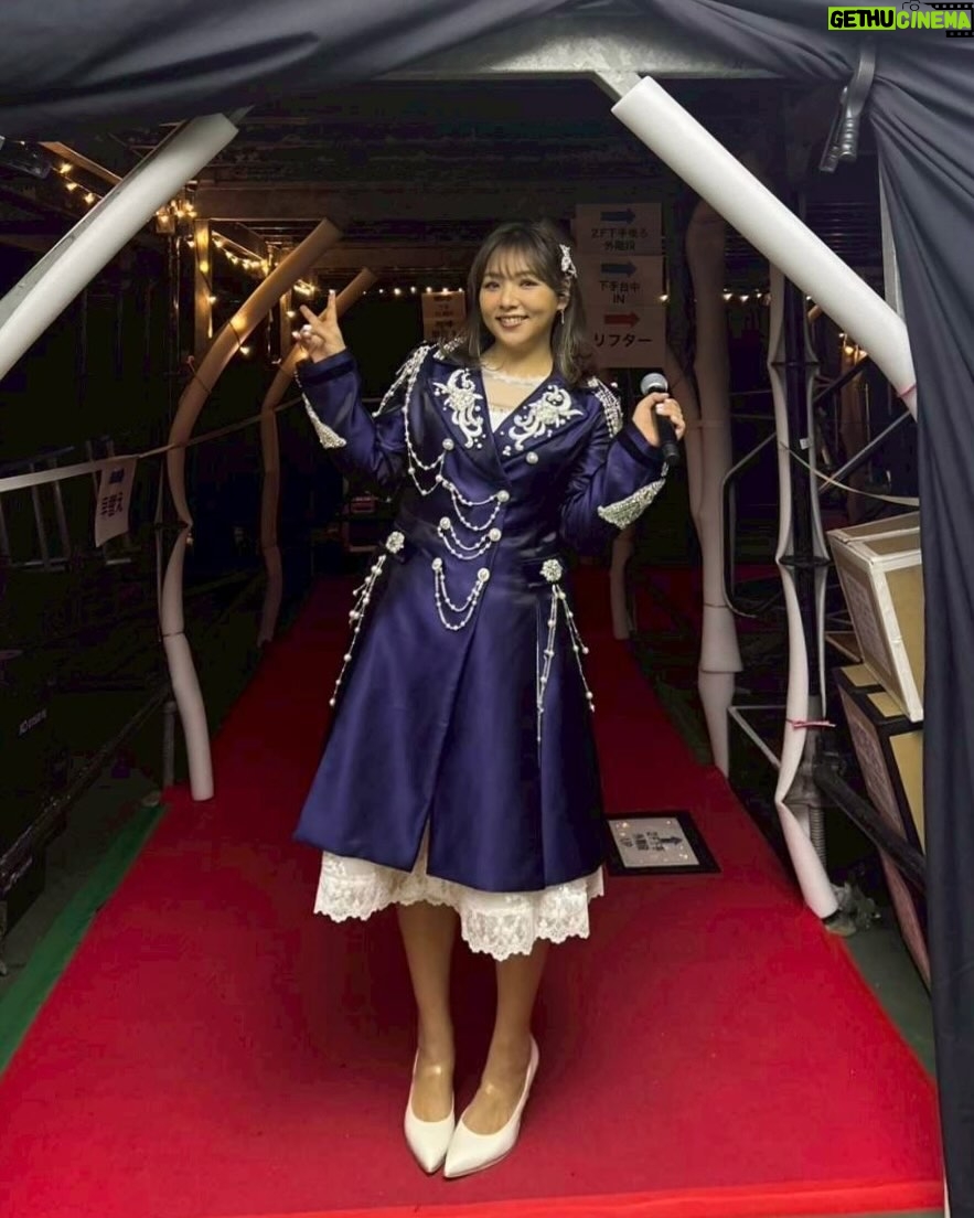 Kayo Noro - 52.2K Likes - AKB48 チームK 
・
本当に色々な思い出があります☺️
メンバーは友達とも家族とも違う、、、何て言っていいかわからないけど。とにかく面白くて可愛くて。この先も人生においてきっと大切な存在なことは確かです。
色々苦労したこともあったけど、このチームKのメンバーだったから私みたいな人間もやってこれたんだなと思います。本当にチームKメンバーには感謝しています。本当にみんなにありがとう。
・
今回もさ、、、完璧なちゃんとした私をみんなとファンの人とスタッフさん達に見せたかったのに。チームK曲であんなことになっちゃって。。（何のことかわからない方はHuluでコンサート見てみてね♡）w
みんなが笑ってくれてて本当になんていうか、、、感謝しかないw
私は私から逃れられないと思い知りました🥲w
現役メンバーもごめんね🙇‍♀️
けどーーーーーーーーー！！！！！！！！！
めちゃくちゃめちゃくちゃ楽しかった😆🩷
ごめんね！楽しかった😆w
また日本武道館でみんなと元気に会えてよかった👍
それにつきます。
そして
本当に奇跡みたいな20年間を過ごしたんだなって思います。
今のところ、積み重なった奇跡的な毎日、過ごしています。
・
・
個人的には辛かったことも沢山あったけれど。
当時、その時その時自分が思う努力をして頑張ってたことに間違いはないけど、今思えば、努力と頑張りは足りなかったよなって思います。
その時はわからなかった。。。
その時応援してくれてたファンの皆さんにも、もっともっと愛をお返し出来ることがあったと反省する日々です。ごめんねm(_ _)m
・
・
今は、本当に色々なことを気づかせてくれる友達や、周りのスタッフの皆さん、先輩、家族、メンバー（特に優子）、みんなのおかげで奇跡的な日々を過ごせています。
いいことも間違ってることも教えてくれる😅
みんなありがとうね😭
・
・
・
これも言わせてくださいm(_ _)m
あの日、テレビ電話オーディションで私を合格させてくれた窪田さん。
面白い奴だなと最後に合格を出してくれて、色々なことを沢山教えてくださった秋元先生♡
本当に感謝です。ありがとうございますm(_ _)m
これからもよろしくお願いします🙇‍♀️
・
・
最後に。
応援してくださるみなさん。いつもありがとうございますm(_ _)m
♡
・
・
長くなりましたが、、、
・
AKB48 20周年おめでとうございます💚
・
・
・
あれ！！写真にめーたんがいない！！