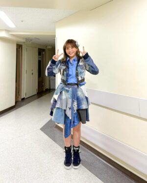 Kayo Noro Instagram - ここぞとばかりにm(_ _)m
『AKB48だったんだよー私🩷』
ということで
12月7日にAKB48 20周年記念特別コンサートにお邪魔してまいりました🙇🏻‍♀️
まずはヘビーローテーションを聞きながら私の衣装の写真をご覧ください。
・
①会いたかったに出させていただきました時の衣装
・
②チームK  脳内パラダイス&転がる石になれの時の衣装
・
③アンコールも出させていただき🙇🏻‍♀️その時の衣装
skirt @cadune_official
boots @charleskeithofficial
jewelry @zuttoholic
・
・
・
※痩せたわけではありません、、、恐縮です