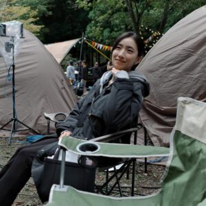 Kayo Noro Instagram - 『フェイクマミー』
最終回を迎えました。
楽しみに見てくださっていたみなさん、ありがとうございました♡
・
改めて色々勉強させてもらったなぁと思う撮影でしたが、とても楽しかったです✨
・
私の娘九条璃子役をやってくれた戸叶杏ちゃん🩷
編み物🧶が得意でダンスも得意で優しくて面倒見が良くて。とっても可愛かった♡心強かったです。
杏ちゃんが私のお誕生日に編み物でサーモンのお寿司を作ってくれました😭私がサーモンのお寿司好きなの調べてくれたんだって涙
嬉しいかった、、、大事にしています🩷
・
三羽烏の橋本さんくるみちゃんと一緒だったからより撮影も楽しくできました！！
そして波瑠ちゃん川栄（りっちゃん）とお仕事一緒にさせてもらって、嬉しかったのと勉強になったのと。
スタッフさんも仲良くしてくださって。
個人的にもう一つ思い出🎯フェイクマミーチームで出演した番組宣伝、それスノフレンドパーク。
これは本当にチームで頑張れたし、温かいチームだった。波瑠ちゃんの涙が忘れられません。
楽しかったです☺️
・
・
・
写真が少なくて申し訳ない。と思いつつ