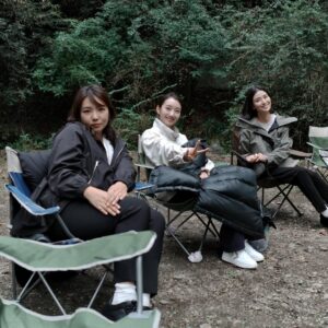 Kayo Noro Instagram - 『フェイクマミー』
最終回を迎えました。
楽しみに見てくださっていたみなさん、ありがとうございました♡
・
改めて色々勉強させてもらったなぁと思う撮影でしたが、とても楽しかったです✨
・
私の娘九条璃子役をやってくれた戸叶杏ちゃん🩷
編み物🧶が得意でダンスも得意で優しくて面倒見が良くて。とっても可愛かった♡心強かったです。
杏ちゃんが私のお誕生日に編み物でサーモンのお寿司を作ってくれました😭私がサーモンのお寿司好きなの調べてくれたんだって涙
嬉しいかった、、、大事にしています🩷
・
三羽烏の橋本さんくるみちゃんと一緒だったからより撮影も楽しくできました！！
そして波瑠ちゃん川栄（りっちゃん）とお仕事一緒にさせてもらって、嬉しかったのと勉強になったのと。
スタッフさんも仲良くしてくださって。
個人的にもう一つ思い出🎯フェイクマミーチームで出演した番組宣伝、それスノフレンドパーク。
これは本当にチームで頑張れたし、温かいチームだった。波瑠ちゃんの涙が忘れられません。
楽しかったです☺️
・
・
・
写真が少なくて申し訳ない。と思いつつ