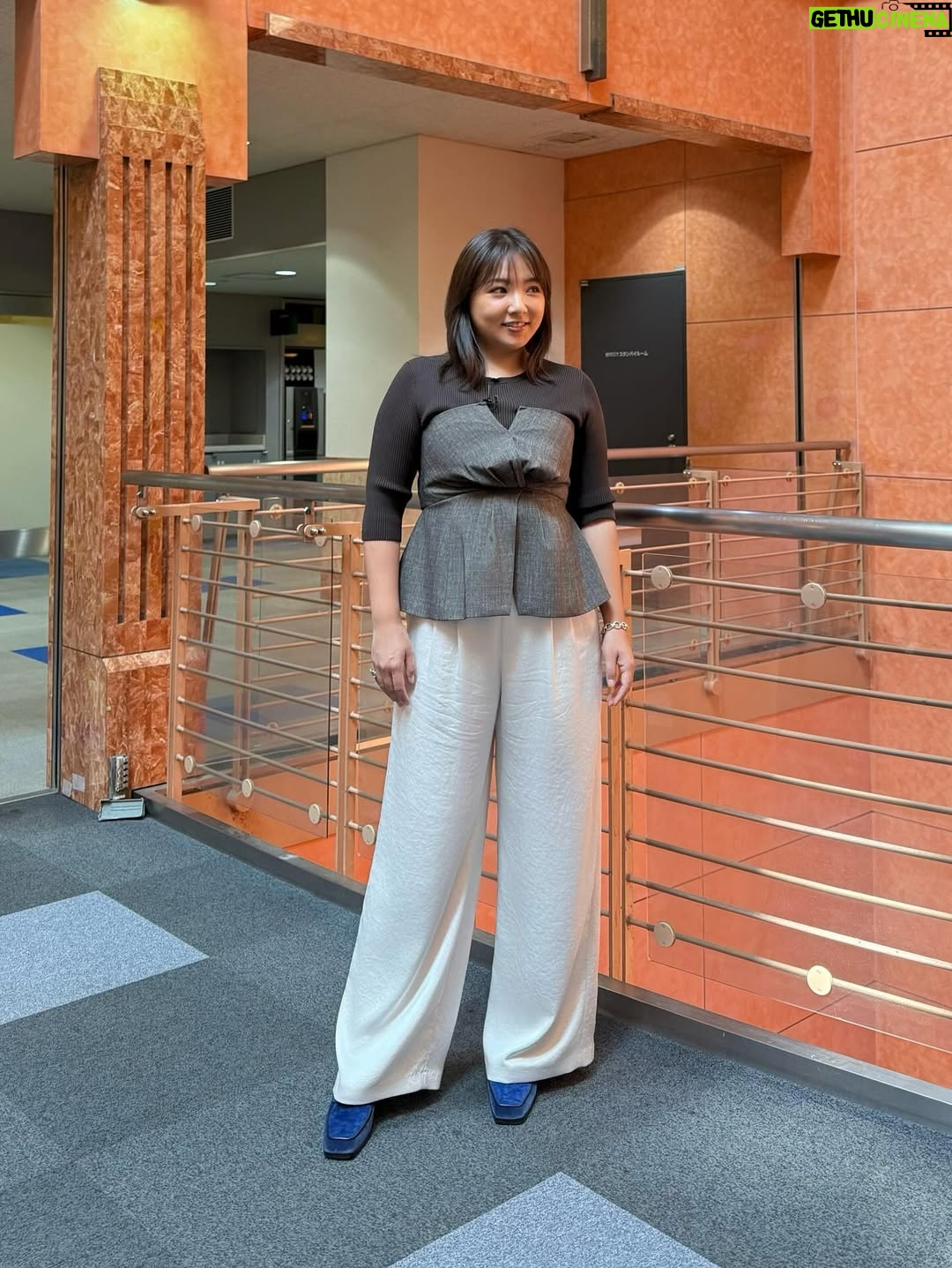 Kayo Noro - 71.1K Likes - 衣装です🙋🏻‍♀️
・
①
knit with bustier @jusglitty_official
pants @arpege_story
penny loafers @kanematsu_official
jewelry @zuttoholic
・
・
②
blouse @qualite_official
pants @lounie_jp
pumps @kanematsu_official
jewelry @unoaerre_japan
・
・
③
velour pullover @cadune_official
lace blouse @mystrada_official
pants @threefourtime_official
pumps @tsurubymarikooikawa
jewelry @unoaerre_japan
・
・
④
camisole @mystrada_official
blouse @opaque.clip
pants @stola.jp
sandal @daianashoespress
pierce,ear cuff @zuttoholic
blacelet,ring @unoaerre_japan
・
・
⑤
jacket @studious_womens ,@studious_official
lace blouse @manof_official
pants @unfilo_official
pumps @tsurubymarikooikawa
jewelry @unoaerre_japan
・
・
⑥
blouson,blouse @cadune_official
pants @zara
pumps @tsurubymarikooikawa
jewelry @unoaerre_japan
・
・
⑦
cardigan @ships_women_official 
cut&sewn @lounie_jp
skirt @doclasse_style
sandal @tsurubymarikooikawa
jewelry @unoaerre_japan
・
・
⑧
blouse @whimgazette_official
t-shirt @g_rock_s
pants @lounie_jp
mule @kanematsu_official
jewelry @unoaerre_japan
・
・
⑨
skirt @cadune_official
mule @kanematsu_official
jewelry @unoaerre_japan
・
・
⑩
knit @rougeviflacle_official
skirt,pumps @tsurubymarikooikawa
pierce @zuttoholic
blacelet,ring @unoaerre_japan
・
・
⑪
blouse @opaque.clip
pants @manof_official
sandal @kanematsu_official
jewelry @unoaerre_japan
・
・
⑫

polo shirt @ships_women_official
skirt @lounie_jp
boots @dianashoespress
blacelet,ring @unoaerre_japan