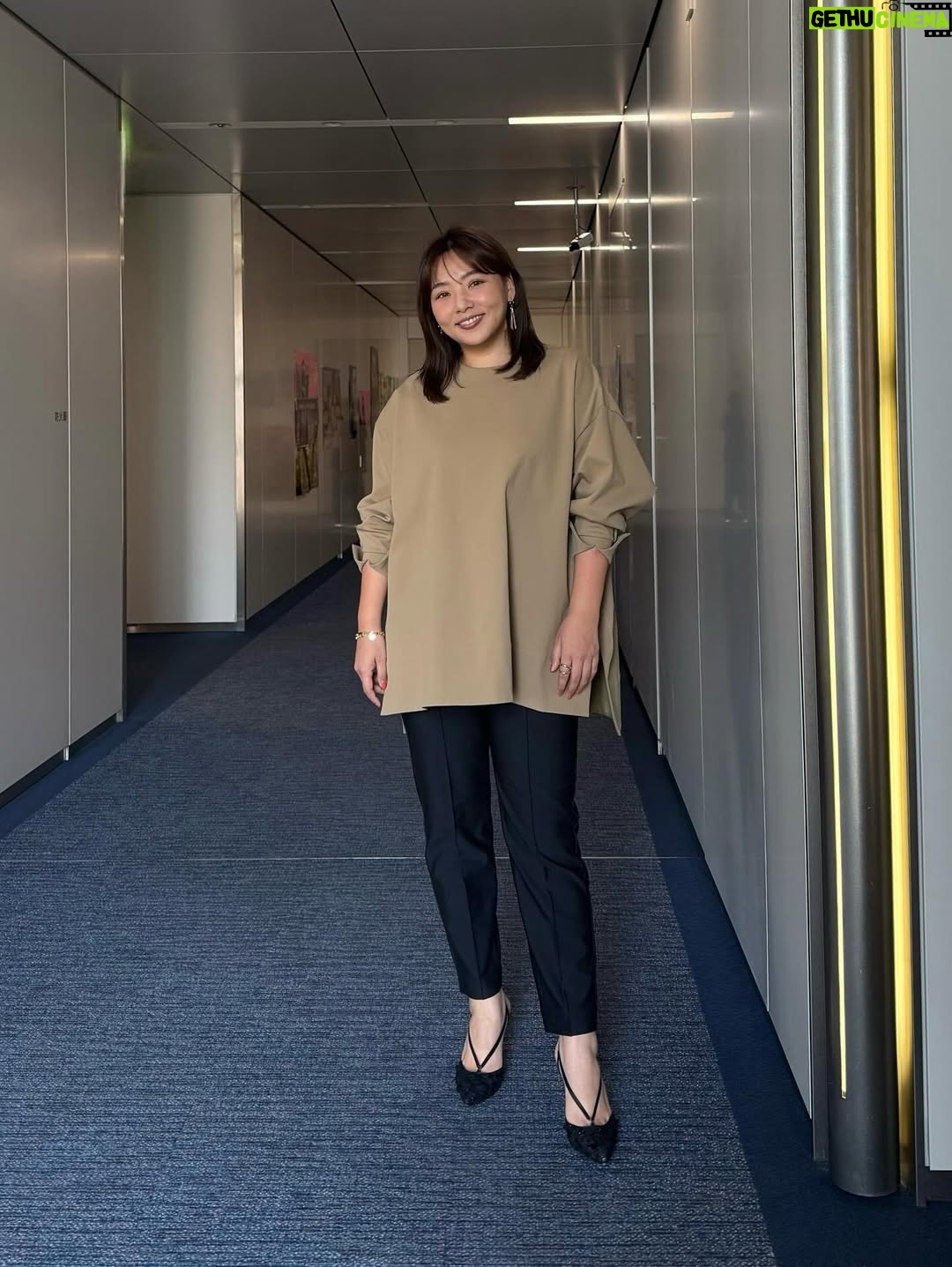 Kayo Noro - 71.1K Likes - 衣装です🙋🏻‍♀️
・
①
knit with bustier @jusglitty_official
pants @arpege_story
penny loafers @kanematsu_official
jewelry @zuttoholic
・
・
②
blouse @qualite_official
pants @lounie_jp
pumps @kanematsu_official
jewelry @unoaerre_japan
・
・
③
velour pullover @cadune_official
lace blouse @mystrada_official
pants @threefourtime_official
pumps @tsurubymarikooikawa
jewelry @unoaerre_japan
・
・
④
camisole @mystrada_official
blouse @opaque.clip
pants @stola.jp
sandal @daianashoespress
pierce,ear cuff @zuttoholic
blacelet,ring @unoaerre_japan
・
・
⑤
jacket @studious_womens ,@studious_official
lace blouse @manof_official
pants @unfilo_official
pumps @tsurubymarikooikawa
jewelry @unoaerre_japan
・
・
⑥
blouson,blouse @cadune_official
pants @zara
pumps @tsurubymarikooikawa
jewelry @unoaerre_japan
・
・
⑦
cardigan @ships_women_official 
cut&sewn @lounie_jp
skirt @doclasse_style
sandal @tsurubymarikooikawa
jewelry @unoaerre_japan
・
・
⑧
blouse @whimgazette_official
t-shirt @g_rock_s
pants @lounie_jp
mule @kanematsu_official
jewelry @unoaerre_japan
・
・
⑨
skirt @cadune_official
mule @kanematsu_official
jewelry @unoaerre_japan
・
・
⑩
knit @rougeviflacle_official
skirt,pumps @tsurubymarikooikawa
pierce @zuttoholic
blacelet,ring @unoaerre_japan
・
・
⑪
blouse @opaque.clip
pants @manof_official
sandal @kanematsu_official
jewelry @unoaerre_japan
・
・
⑫

polo shirt @ships_women_official
skirt @lounie_jp
boots @dianashoespress
blacelet,ring @unoaerre_japan