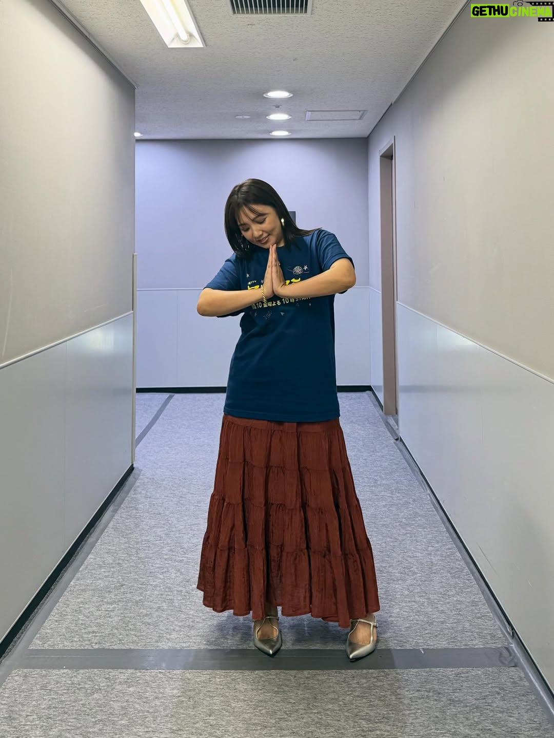Kayo Noro - 71.1K Likes - 衣装です🙋🏻‍♀️
・
①
knit with bustier @jusglitty_official
pants @arpege_story
penny loafers @kanematsu_official
jewelry @zuttoholic
・
・
②
blouse @qualite_official
pants @lounie_jp
pumps @kanematsu_official
jewelry @unoaerre_japan
・
・
③
velour pullover @cadune_official
lace blouse @mystrada_official
pants @threefourtime_official
pumps @tsurubymarikooikawa
jewelry @unoaerre_japan
・
・
④
camisole @mystrada_official
blouse @opaque.clip
pants @stola.jp
sandal @daianashoespress
pierce,ear cuff @zuttoholic
blacelet,ring @unoaerre_japan
・
・
⑤
jacket @studious_womens ,@studious_official
lace blouse @manof_official
pants @unfilo_official
pumps @tsurubymarikooikawa
jewelry @unoaerre_japan
・
・
⑥
blouson,blouse @cadune_official
pants @zara
pumps @tsurubymarikooikawa
jewelry @unoaerre_japan
・
・
⑦
cardigan @ships_women_official 
cut&sewn @lounie_jp
skirt @doclasse_style
sandal @tsurubymarikooikawa
jewelry @unoaerre_japan
・
・
⑧
blouse @whimgazette_official
t-shirt @g_rock_s
pants @lounie_jp
mule @kanematsu_official
jewelry @unoaerre_japan
・
・
⑨
skirt @cadune_official
mule @kanematsu_official
jewelry @unoaerre_japan
・
・
⑩
knit @rougeviflacle_official
skirt,pumps @tsurubymarikooikawa
pierce @zuttoholic
blacelet,ring @unoaerre_japan
・
・
⑪
blouse @opaque.clip
pants @manof_official
sandal @kanematsu_official
jewelry @unoaerre_japan
・
・
⑫

polo shirt @ships_women_official
skirt @lounie_jp
boots @dianashoespress
blacelet,ring @unoaerre_japan