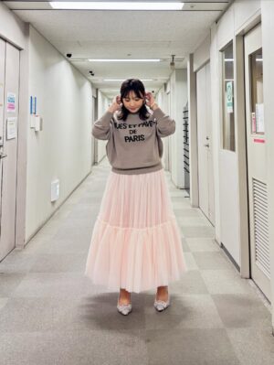 Kayo Noro Instagram - 衣装です🙋🏻‍♀️
・
①
knit with bustier @jusglitty_official
pants @arpege_story
penny loafers @kanematsu_official
jewelry @zuttoholic
・
・
②
blouse @qualite_official
pants @lounie_jp
pumps @kanematsu_official
jewelry @unoaerre_japan
・
・
③
velour pullover @cadune_official
lace blouse @mystrada_official
pants @threefourtime_official
pumps @tsurubymarikooikawa
jewelry @unoaerre_japan
・
・
④
camisole @mystrada_official
blouse @opaque.clip
pants @stola.jp
sandal @daianashoespress
pierce,ear cuff @zuttoholic
blacelet,ring @unoaerre_japan
・
・
⑤
jacket @studious_womens ,@studious_official
lace blouse @manof_official
pants @unfilo_official
pumps @tsurubymarikooikawa
jewelry @unoaerre_japan
・
・
⑥
blouson,blouse @cadune_official
pants @zara
pumps @tsurubymarikooikawa
jewelry @unoaerre_japan
・
・
⑦
cardigan @ships_women_official 
cut&sewn @lounie_jp
skirt @doclasse_style
sandal @tsurubymarikooikawa
jewelry @unoaerre_japan
・
・
⑧
blouse @whimgazette_official
t-shirt @g_rock_s
pants @lounie_jp
mule @kanematsu_official
jewelry @unoaerre_japan
・
・
⑨
skirt @cadune_official
mule @kanematsu_official
jewelry @unoaerre_japan
・
・
⑩
knit @rougeviflacle_official
skirt,pumps @tsurubymarikooikawa
pierce @zuttoholic
blacelet,ring @unoaerre_japan
・
・
⑪
blouse @opaque.clip
pants @manof_official
sandal @kanematsu_official
jewelry @unoaerre_japan
・
・
⑫

polo shirt @ships_women_official
skirt @lounie_jp
boots @dianashoespress
blacelet,ring @unoaerre_japan