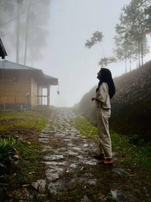 Keerthana Sreekumar Instagram - And find the place where every single thing you see tells you to stay

#vattavada