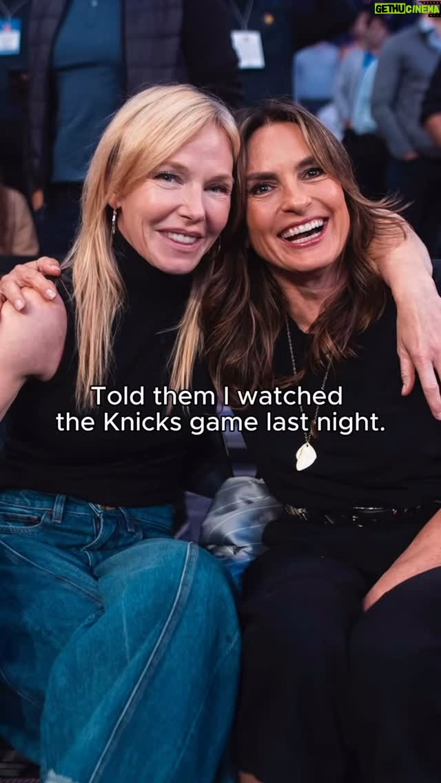 Kelli Giddish - 16.3K Likes - In Benson and Brunson we trust.
📸: NY Knicks/MSG Sports