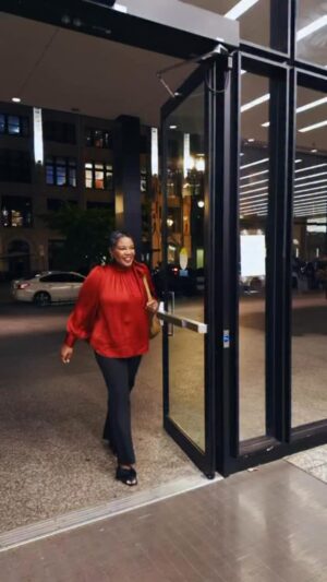 Kellie Shanygne Williams Instagram - Flashback to last month when I pulled off three events in one night! 😅 My manager @politicalguy had me booked and BUSY!
First stop: kicking off the night with the launch of @flixmateapp
Then I slid over to host a surprise birthday celebration for @dr_hip wife, Karen — such a beautiful night and what a wonderful husband!
And to wrap it all up, we headed to Brandywine for the afterparty of @thelovedoctormovie
Thank you to EVERYONE who booked me — I appreciate the love and trust in what I do. 💛
For future bookings, tap in with my management @elevatebysmw
#familymatters #welcometothefamilypodcast
🎥: @crank.media