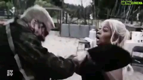 Kellita Smith - 6.8K Likes - Shout out to @love_the_100_lovetodoart for this video 
#teamwarren #znation