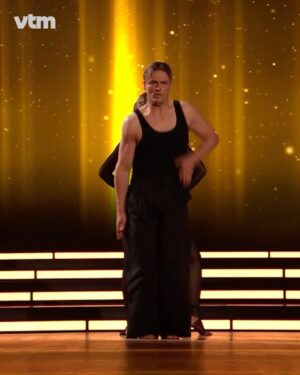 Kelly Pfaff Instagram - DWTS Finale > freestyle #mylittlerockstar🌟🎸 keuze van Shania en Jesse > Jazz - keuze van de jury > Weense Wals Proficiat met jullie 2de plaats bij DWTS  maar vooral met jullie 1ste plaats op gevonden vriendschap lieverd ❤️we zijn allemaal Mega Trots op jullie #TeamJeSha
