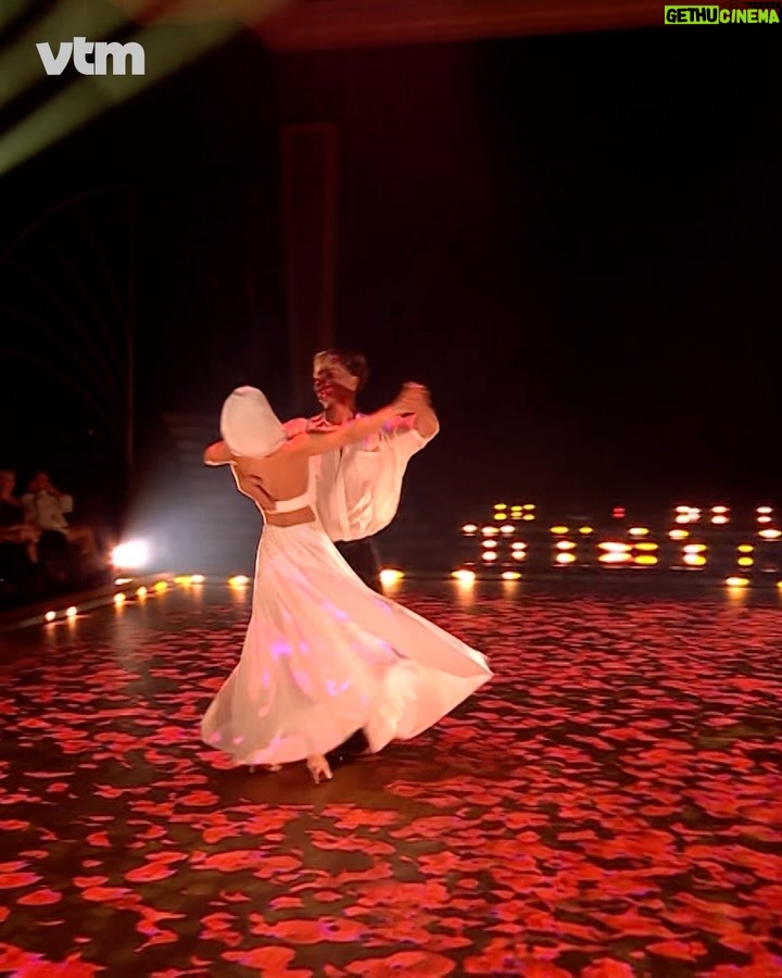 Kelly Pfaff - 18.1K Likes - DWTS Finale > freestyle #mylittlerockstar🌟🎸 keuze van Shania en Jesse > Jazz - keuze van de jury > Weense Wals Proficiat met jullie 2de plaats bij DWTS  maar vooral met jullie 1ste plaats op gevonden vriendschap lieverd ❤️we zijn allemaal Mega Trots op jullie #TeamJeSha