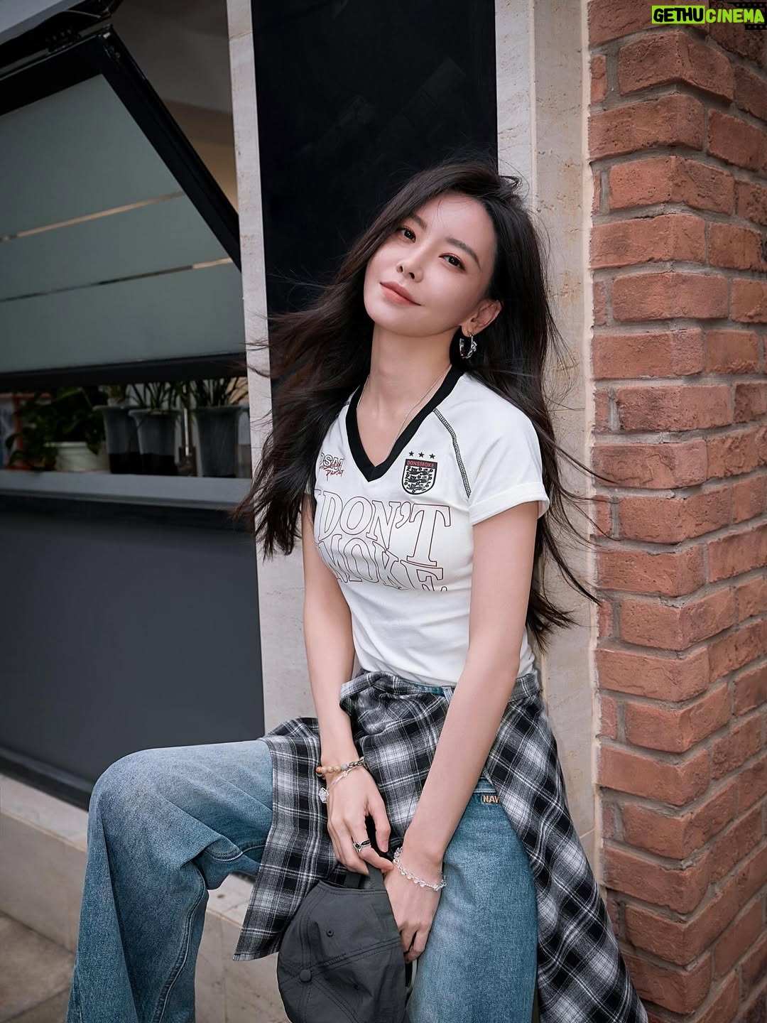 Kelly Yu - 12.4K Likes - 夏天是彻底过去了