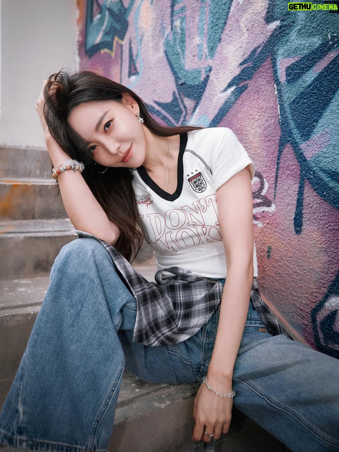 Kelly Yu - 12.4K Likes - 夏天是彻底过去了