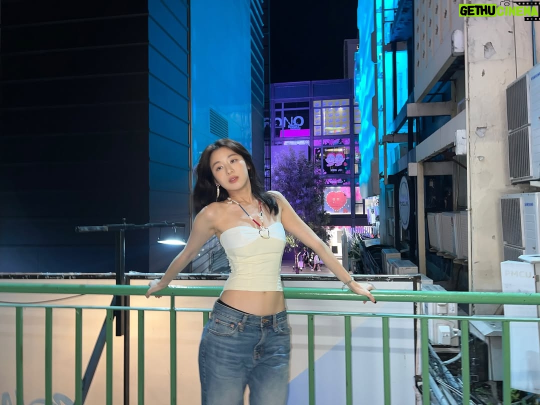 Kendra Sow - 4.4K Likes - 💜