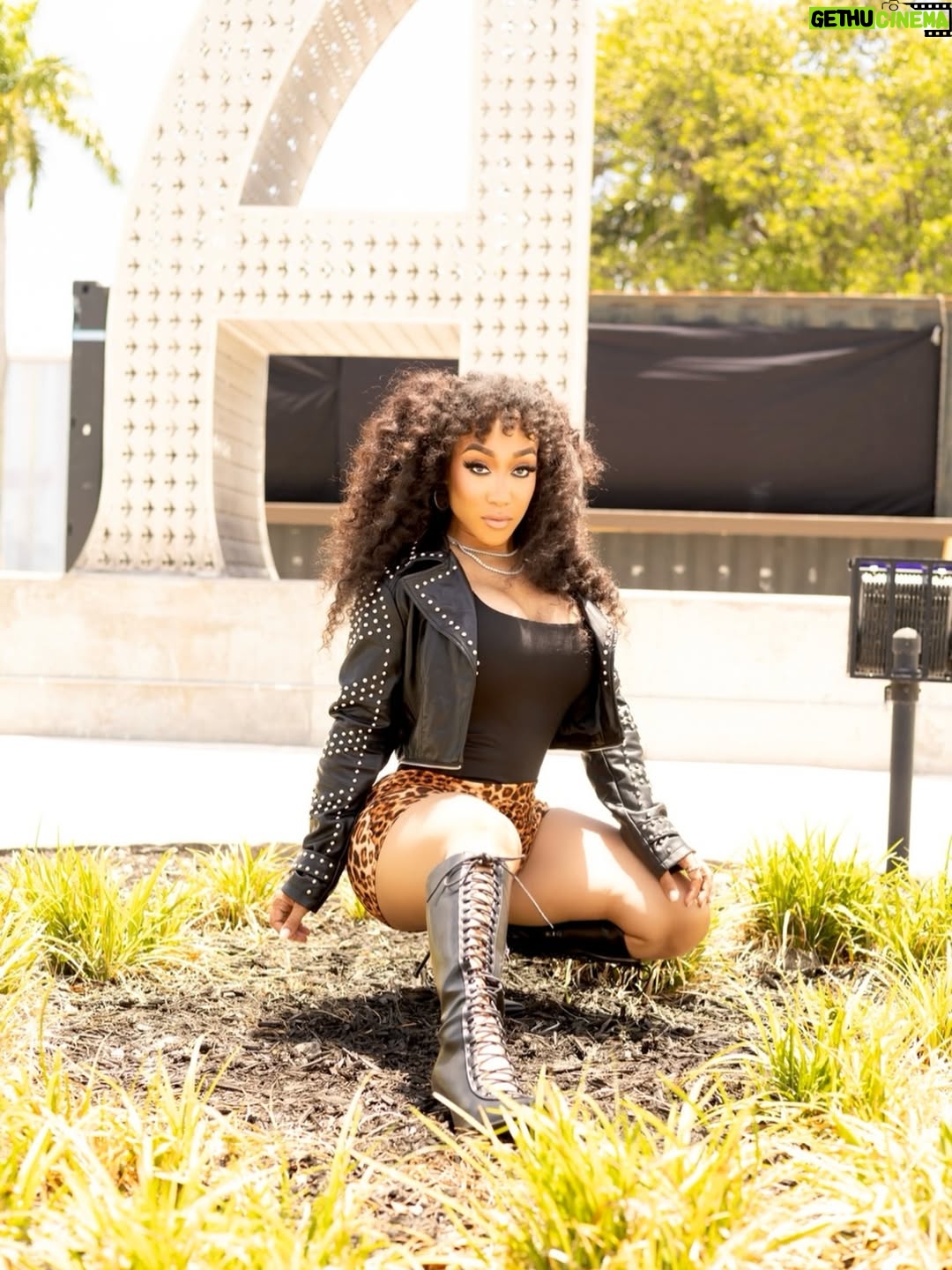 Kenisha 'Miami Tip' Myree - 1K Likes - Sick of playing humble when I’m the one who really got credentials to talk 🗣️
•
📸: @exclusive_shotzz