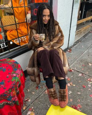 Kiersey Clemons Instagram - 🍁