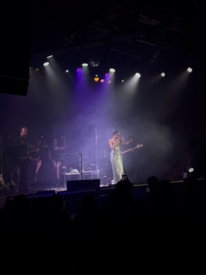 Kika Edgar Instagram - Gracias @barbara_malacara por esta noche tan increíble. ❤️ Qué placer es constatar tu talento y tener el honor de ser tu madrina en la música, TE QUIERO 🎤🎵