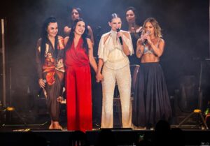 Kika Edgar Instagram - Cerrando ciclos de una época bellísima!💖Mis compañeras y amigas @polancodalilah  @lorenadelagarzaoficial  @reynalopezmx las amo! Gracias por ser cómplices de este maravilloso momento! ✨✨

📸: @valezukaa