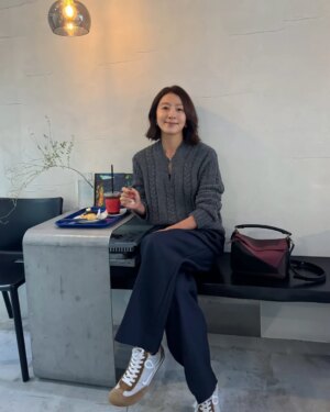 Kim Hee-ae Instagram - 좋아하는 것들로 채우는 하루✨

#AD #LoeweFW25 #LoewexAlbers
