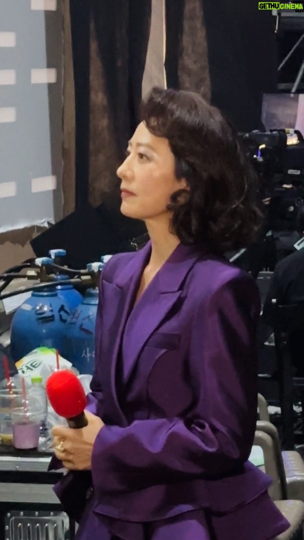 Kim Hee-ae - 17K Likes - 오랜만에 무대에 MC로 선 무대,
낯선 떨림과💗 반가운 설렘으로 준비한 시간
그 시절 무대의 기억 속으로 함께해주세요.👏

#놀면뭐하니 #서울가요제 
#김희애 #KIMHEEAE @keyeastofficial
