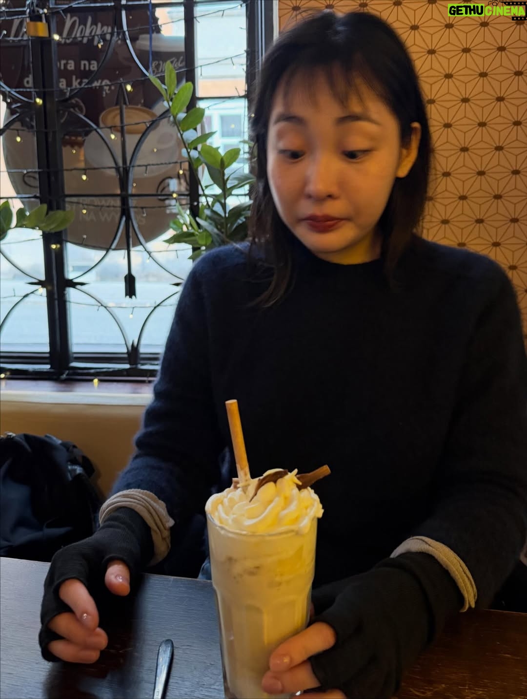 Kim Min-ha - 128.1K Likes - ✨
