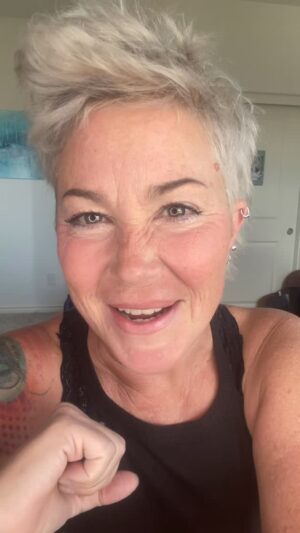 Kim Rhodes Instagram - A quick mom hug.
