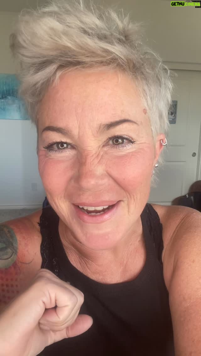 Kim Rhodes - 9.1K Likes - A quick mom hug.
