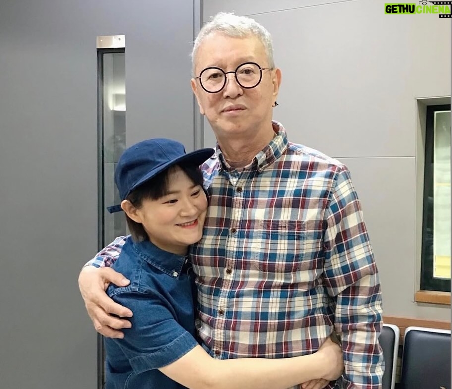 Kim Shin-young - 16K Likes - 나의어른 교수님 편히쉬세요…말씀대로 내일부터 씩씩하게!!!!