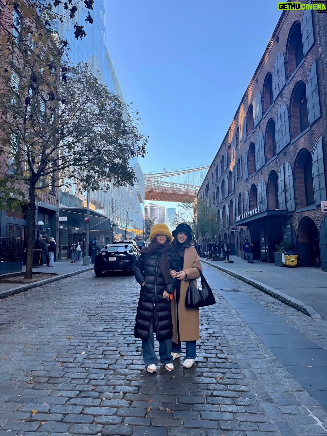 Kim Wan-sun - 5.8K Likes - 사진이.. 아직도 많네.. 🤭 남는 건 사진 뿐.. ㅍㅎ
#newyork
@jangluha_ji_young 
@kelly_inscapedesign