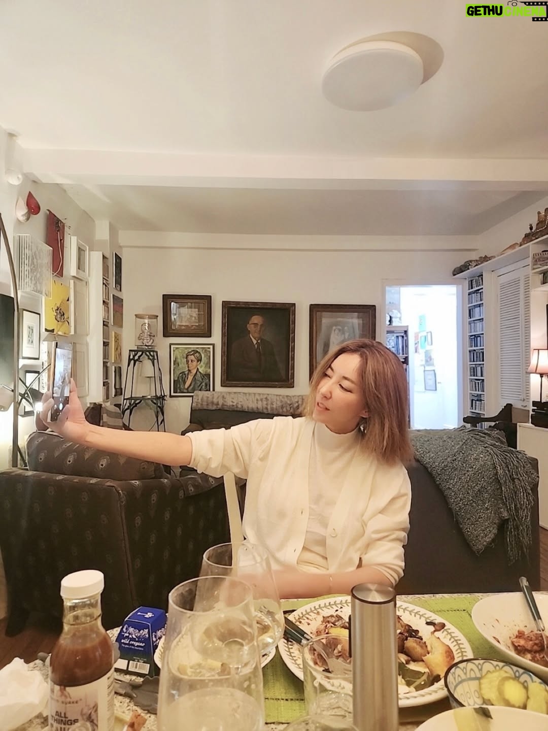Kim Wan-sun - 5.8K Likes - 사진이.. 아직도 많네.. 🤭 남는 건 사진 뿐.. ㅍㅎ
#newyork
@jangluha_ji_young 
@kelly_inscapedesign