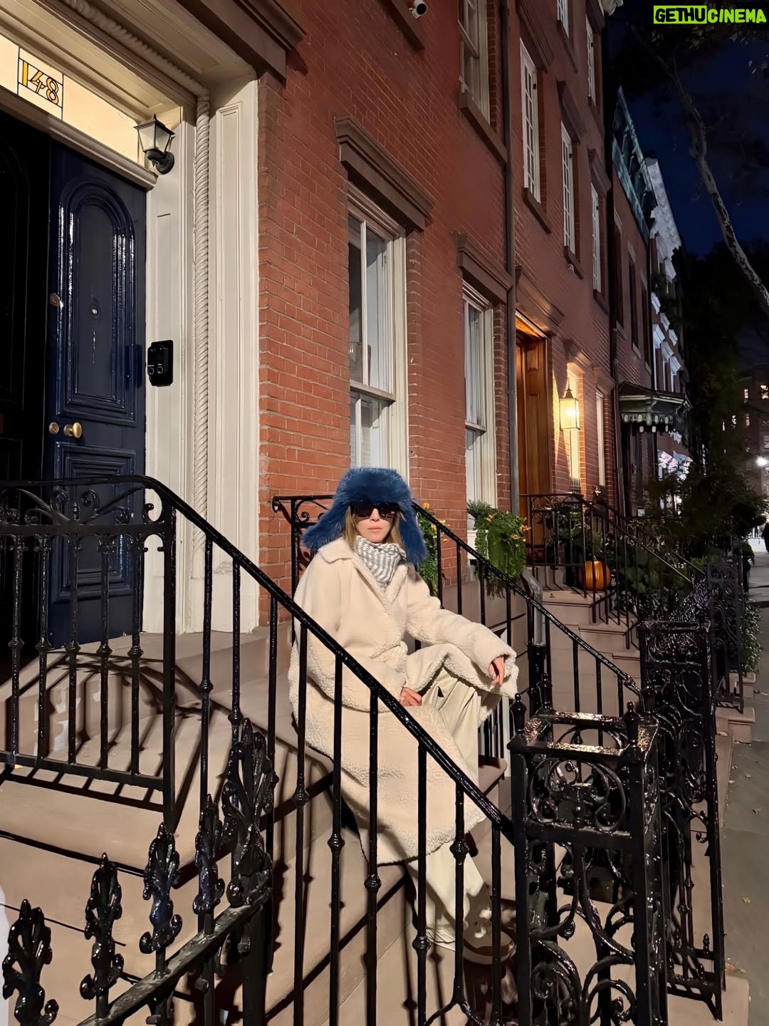 Kim Wan-sun - 5.8K Likes - 사진이.. 아직도 많네.. 🤭 남는 건 사진 뿐.. ㅍㅎ
#newyork
@jangluha_ji_young 
@kelly_inscapedesign