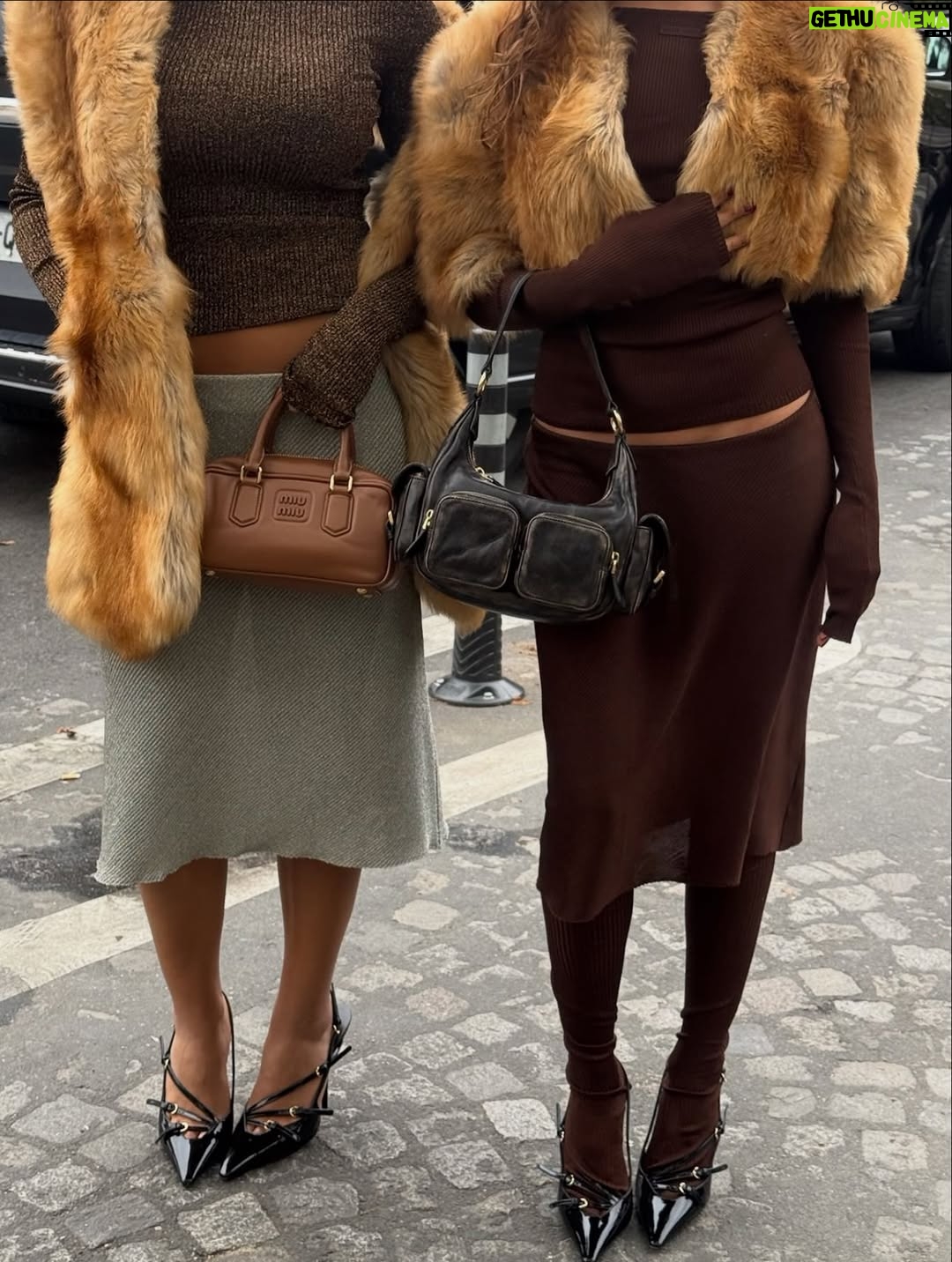 Kinzy Diab - 4.6K Likes - Afternoon in paris with @miumiu #miumiuss26 

Styled by the best @lissywynn
