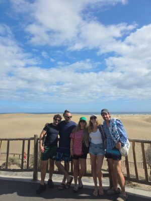 Kira Miró Instagram - Actriz feliz y contenta!!! Hoy he terminado otra aventura rodeada de gente bonita, olivos, carretera y muchas risas!!!
OLIVIA será un cuento tierno y muy divertido que espero que les guste mucho!
Gracias @flipy___ @rafaparbus @juanmarpachon por la confianza 😉 
@pablochiapella eres Oro!
Todos los compañeros artístico y técnico por el apoyo, la acogida y la complicidad eterna!
📽🤟📽💝📽🤟

@disneypluses @studio60co @womack.studios