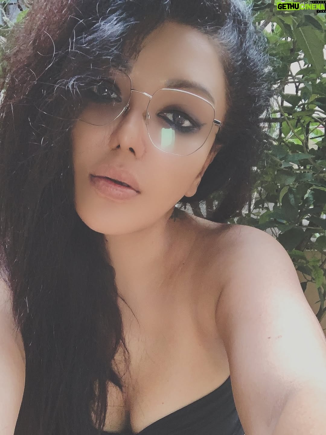 Koena Mitra - 1.6K Likes - Same Girl, same name, with a different mindset and a better game!! 

#koenamitra #koena #koenamitra❤️ #lovemyjob #artistlife #travellife #instamood #instagood #instagram