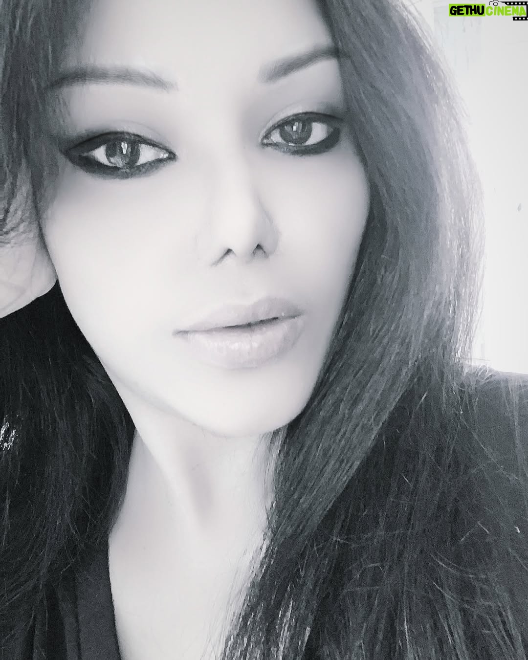 Koena Mitra - 284 Likes - Roar❤︎

#koenamitra #instamood #instagram #instagood #travelgram #fashioninsta #lovebug #artistlife #roar #roarbeast