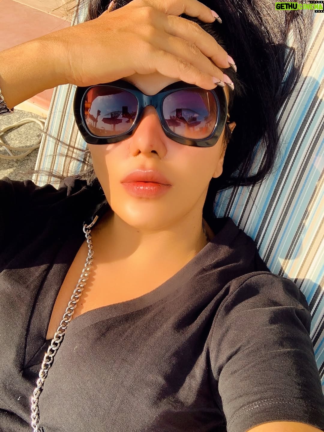 Koena Mitra - 272 Likes - 🌴🌈🐬🌞🔥 Grrrrr…. 

#koenamitra #koena #sunkissed #gold  #wildandfree #funtime #lovemyjob #lovemyjob💕 #instapic #instamood #instagram #instamoment #baliisland #bali🌴 #bali #beachlovers