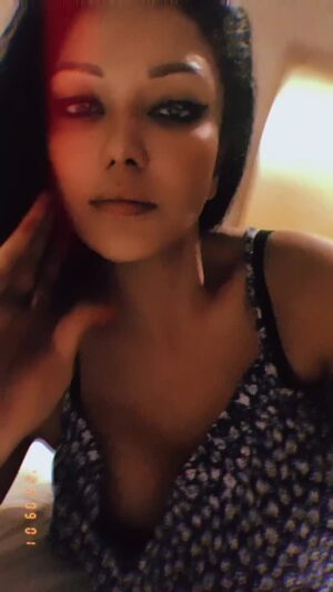 Koena Mitra Instagram - ❤️🍾🌈✈️ 😎🌴

#koenamitra #koena #lovemyjob #instamood #instagram #traveler #sunkissed #lovelife #superfun
