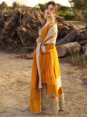 Komal Meer Instagram - Yessss 11:11 sale is live! ✨ Grab your festive fits at Haseen Official and slay the season 💃 @haseensofficial