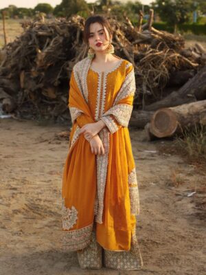 Komal Meer Instagram - Yessss 11:11 sale is live! ✨ Grab your festive fits at Haseen Official and slay the season 💃 @haseensofficial