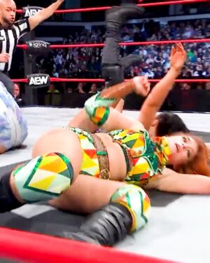 Kristen Stadtlander Instagram - @SkyeBlue_Wrestling nearly puts away the AEW Women’s World Champion @CallMeKrisStat, but @JamieHayter makes the save! 💪

#AEWCollision is on @TNTDrama and streaming on @HBOMAXSports NOW!