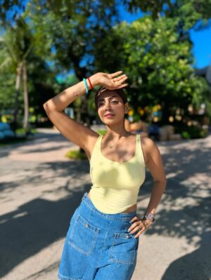 Kuhasini Gnanaseggaran Instagram - Freeze this frame — sunlight, skin, and serenity 🎬💫 Every corner of Phu Quoc feels like a scene straight out of cinema.

#Kuhasini #TamilCinema #PhuQuoc #TravelDiary #FrameWorthy #IslandMuse #CinematicVibes #GoldenAura #TravelInStyle