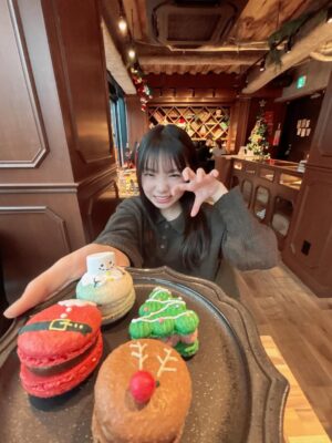Kurumi Inagaki Instagram - .
メリークリスマス🎄
.
先日、ひまちゃんとランチしました。
スイーツも可愛くて美味しかった💖
たくさん写真を撮ってくれましたっ🎄✨
.
.
皆様、素敵なクリスマスを…💖
.
#2025 #メリークリスマス