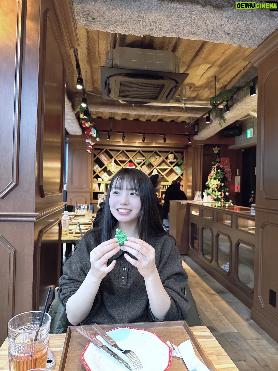 Kurumi Inagaki - 25.5K Likes - .
メリークリスマス🎄
.
先日、ひまちゃんとランチしました。
スイーツも可愛くて美味しかった💖
たくさん写真を撮ってくれましたっ🎄✨
.
.
皆様、素敵なクリスマスを…💖
.
#2025 #メリークリスマス