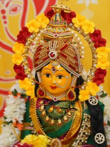 Lahari Arundhati Vishnuvazhala Instagram - Varalaxmi vratam 🙏🏻 🌸 🌸🌺🌼