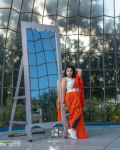 Lahari Arundhati Vishnuvazhala Instagram - 🧡😍😍 The most important thing is to enjoy your life–to be happy–it’s all that matters 😍😍😍 makeover: @makeupartist.shanthiimmi pc: @leafthestudio location: @raw_.studios