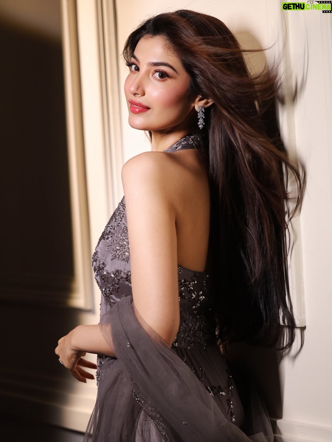 Lahoma Bhattacharjee - 24.8K Likes - Here’s to love, luck, and a little extra sparkle this Dhanteras ✨

Wishing you all light and prosperity as Diwali begins!

#Dhanteras #Diwali #FestiveSeason

Make up - @sahababusona 
Hair - @tanoya24 
Styling - @subrata_stylist 
Photos - @abhinaskarphotography